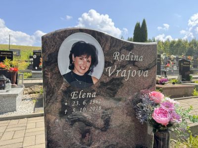 Oprava gravírované fotografie na hrobě