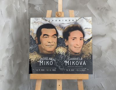 Skleněný náhrobek s garancí barevnosti 100 let v exteriéru