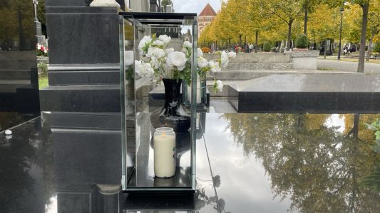 lucerna s tváří XL černá