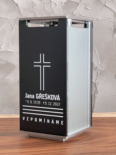 skleněná lucerna na hrob v matném provedení