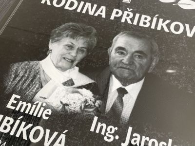 Skleněná deska do kolumbária s fotografií partnerů