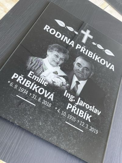 Skleněná deska do kolumbária