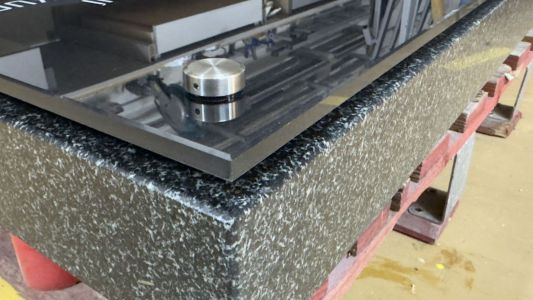 Memorial plaque with point mounts