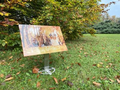 Memorial plaque with a stand