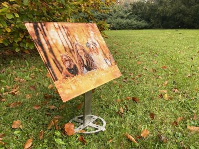 Memorial plaque with a stand