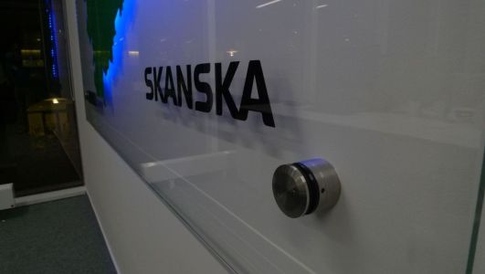 Glass magnetic map with backlighting