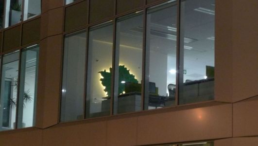 Glass magnetic map with backlighting